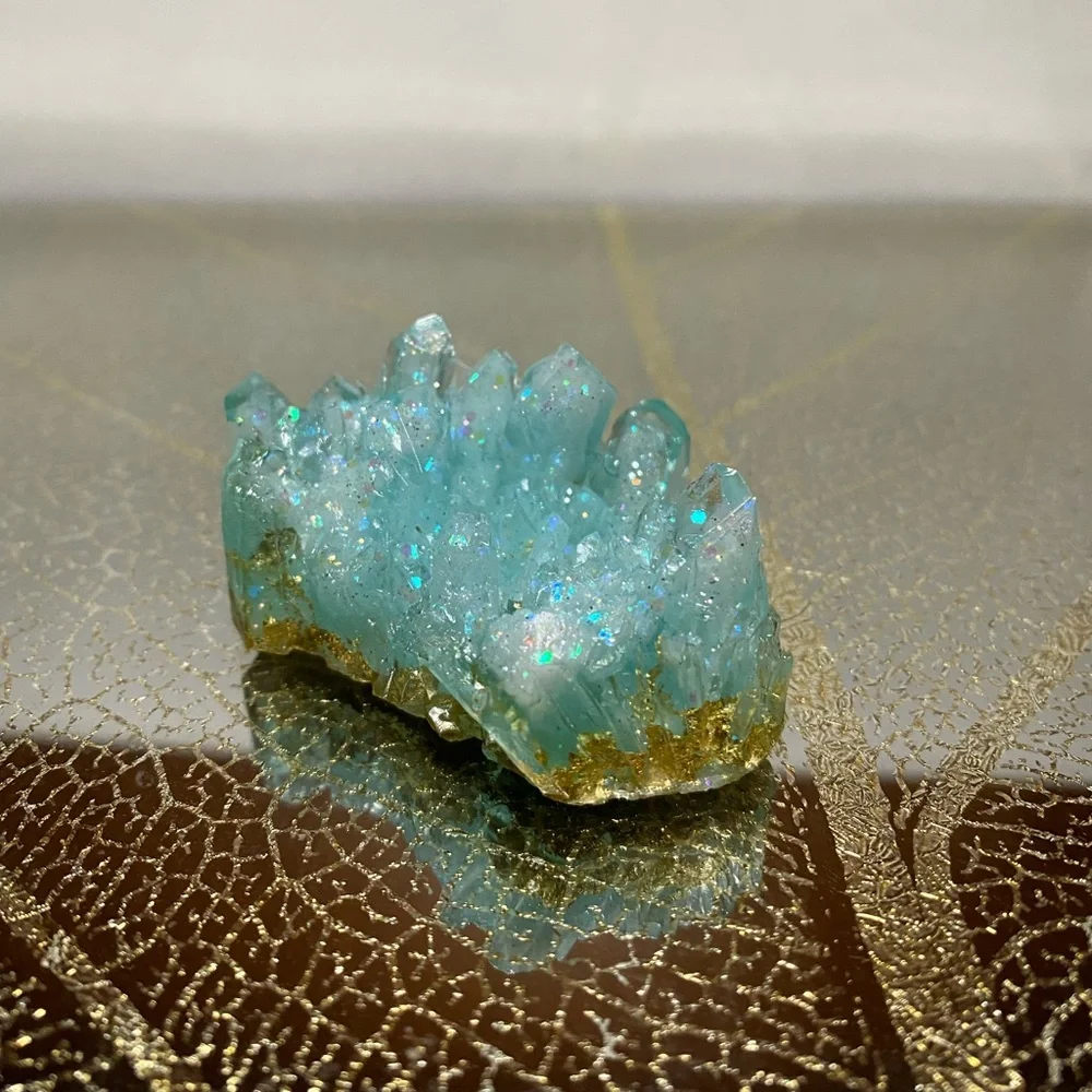 House decoration ~ Frozen light blue crystal cluster with gold flakes 💙🤍 - Picture 11 of 15